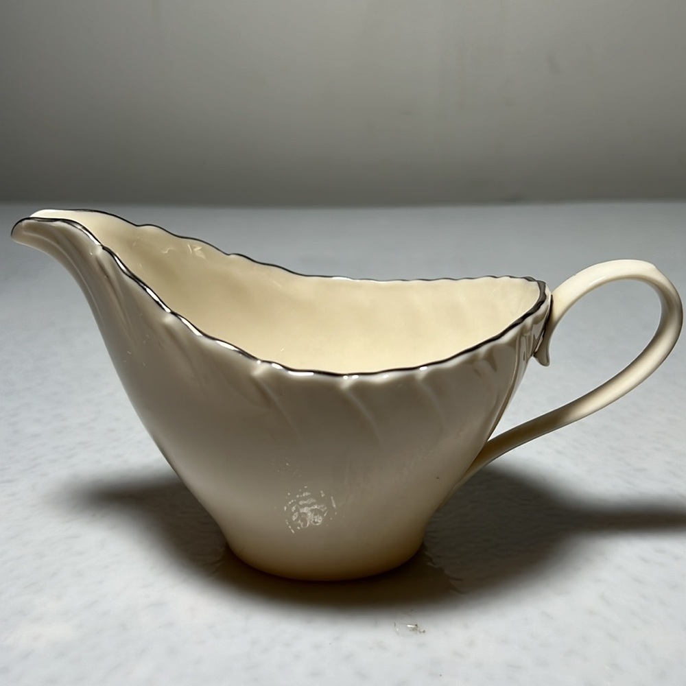 Vtg Lenox Weatherly Creamer/Sugar Scalloped Edge Ivory Bone China Platinum Trim - Picture 2 of 8